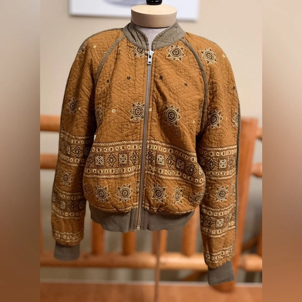 ✨ Free People New Romantics Embroidered Quilted Bomber Jacket | Medium ✨ - Picture 4 of 10